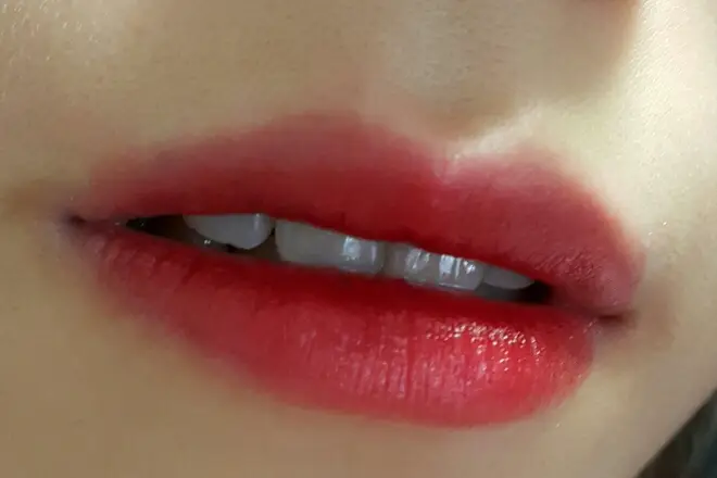 선택된 언니의파우치 리뷰 이미지 - [디어 마이 블루밍 립스-톡 (겁먹은 레드)]