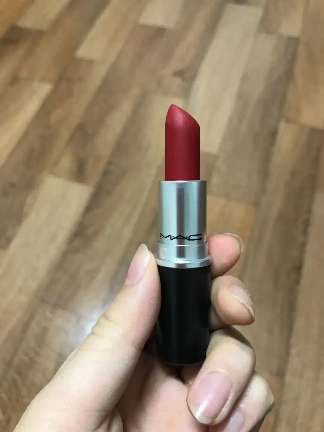 레트로 매트 립스틱 [루비 우]