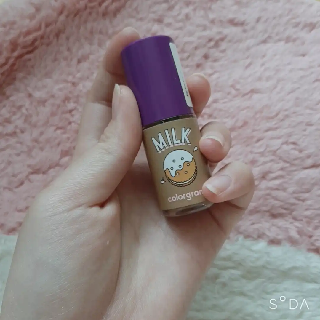 밀크 벨벳 섀도우 [03 카라멜라떼]