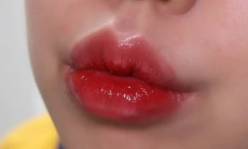 제너레이션 플럼프 앤 샤인 립 글로스 [060 스파클링 코랄]