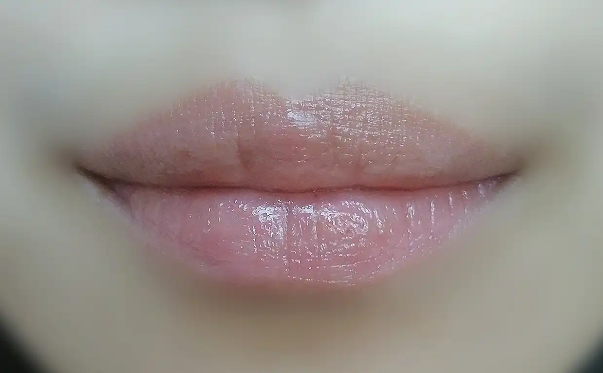 언니의파우치 리뷰 이미지 5 - [포머그래넛트 모이스춰라이징 립 밤]