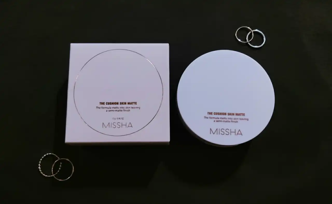 더 쿠션 스킨 매트 SPF50+/PA++++ [21호 바닐라]