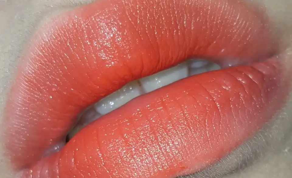 리얼핏 립스틱 [4호 토마토 레드]