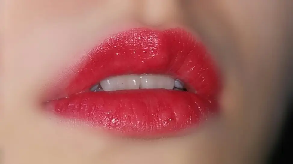 선택된 언니의파우치 리뷰 이미지 - [페이스잇 레슨 아티스트 터치 립스틱 글로시 RD301]
