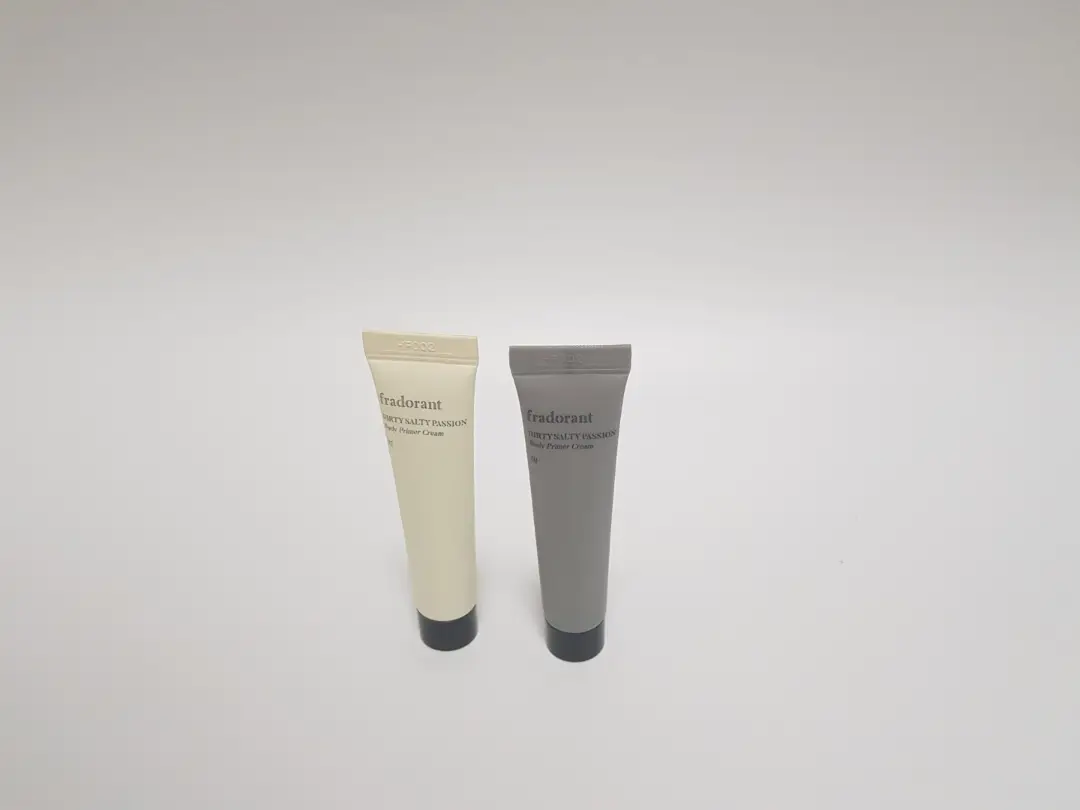 선택된 언니의파우치 리뷰 이미지 - [프라도란트 더티솔티패션 바디 프라이머 크림 [향 02]]