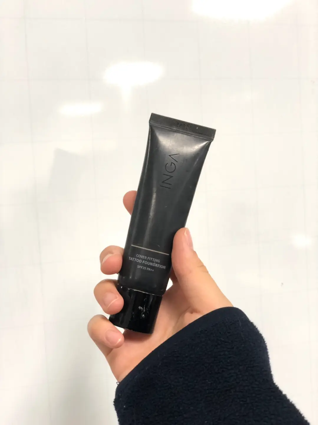 선택된 언니의파우치 리뷰 이미지 - [커버 피팅 타투 파운데이션 [1.5 라이트 베이지]]