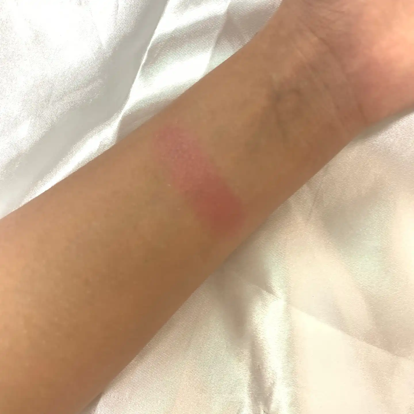 언니의파우치 리뷰 이미지 3 - [샘물 크림 스틱 블러셔 [PK02 로즈 파이어]]