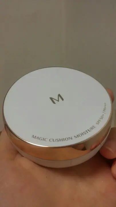 선택된 언니의파우치 리뷰 이미지 - [[M] 매직 쿠션 모이스처 SPF50+ PA+++ [21호]]