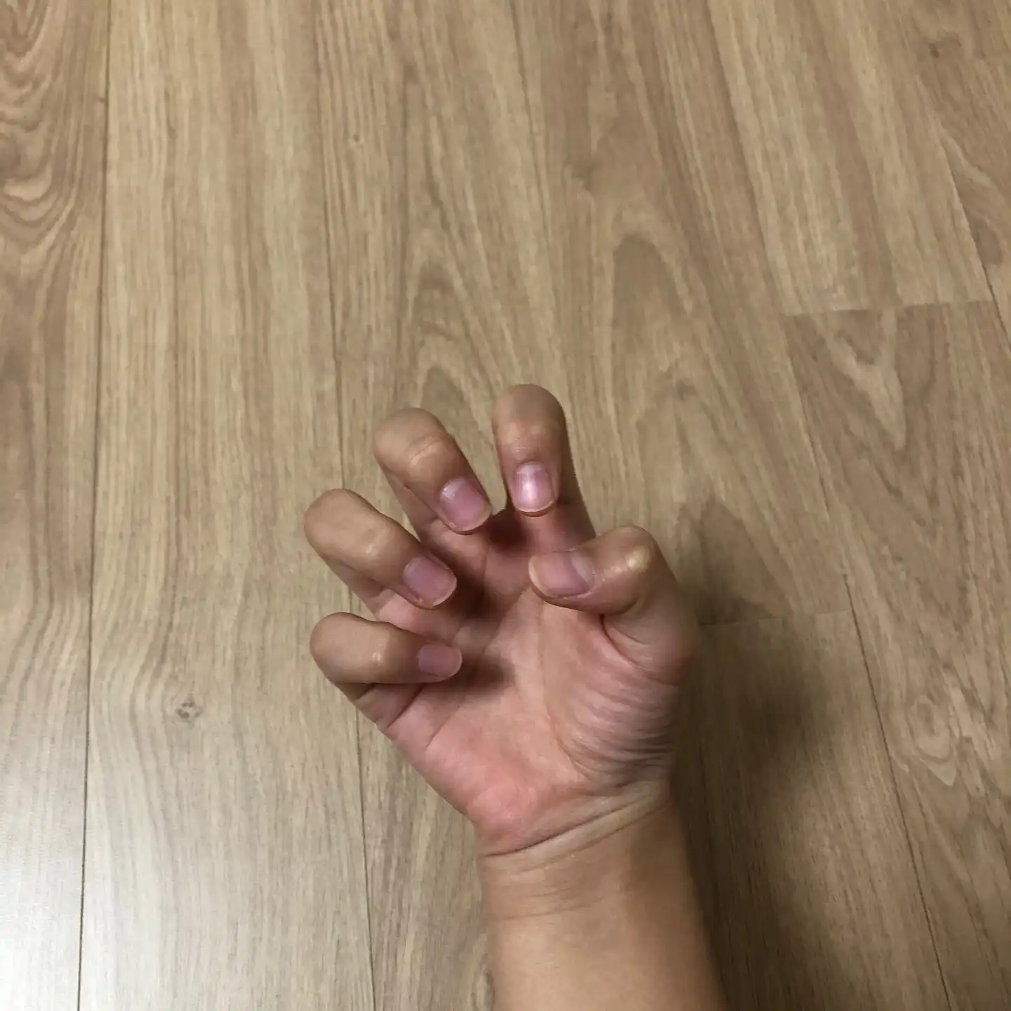 언니의파우치 리뷰 이미지 3 - [모이스처 타입 네일영양제]