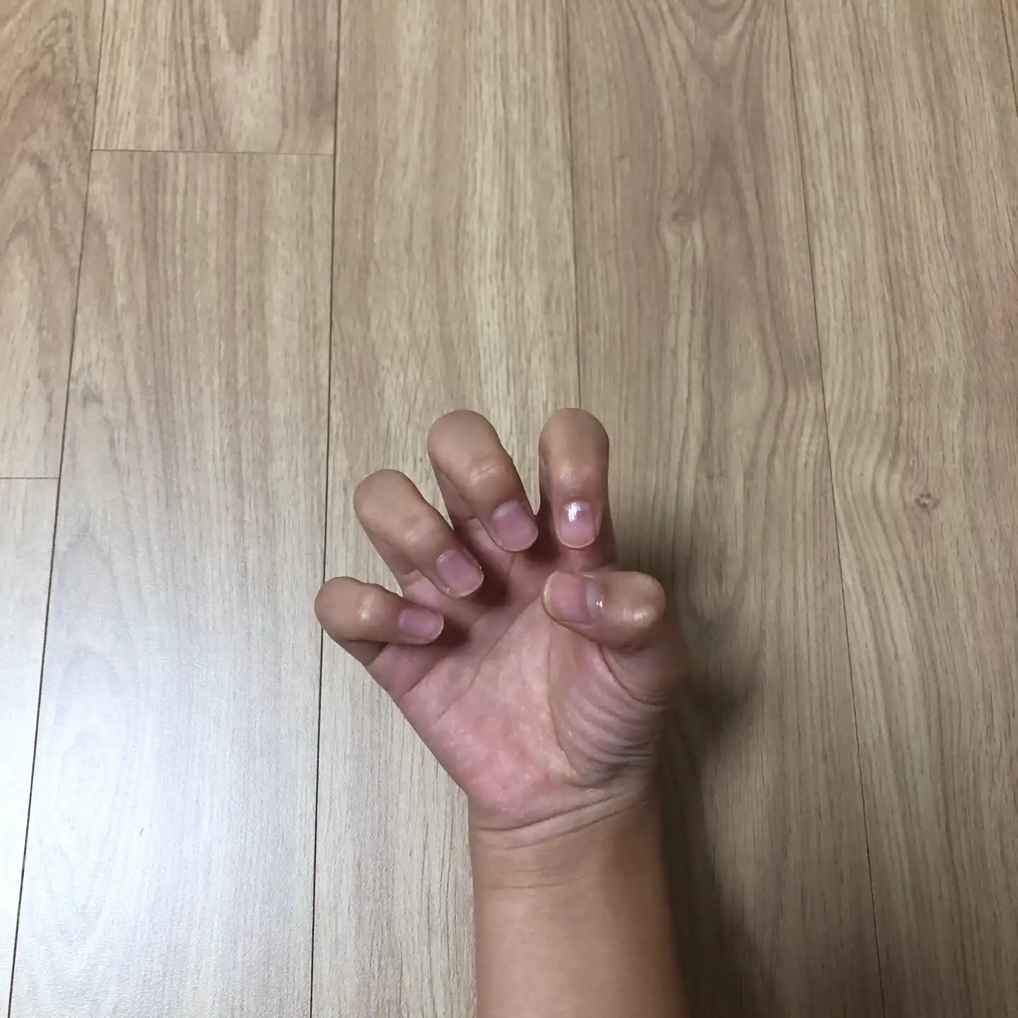 언니의파우치 리뷰 이미지 4 - [모이스처 타입 네일영양제]