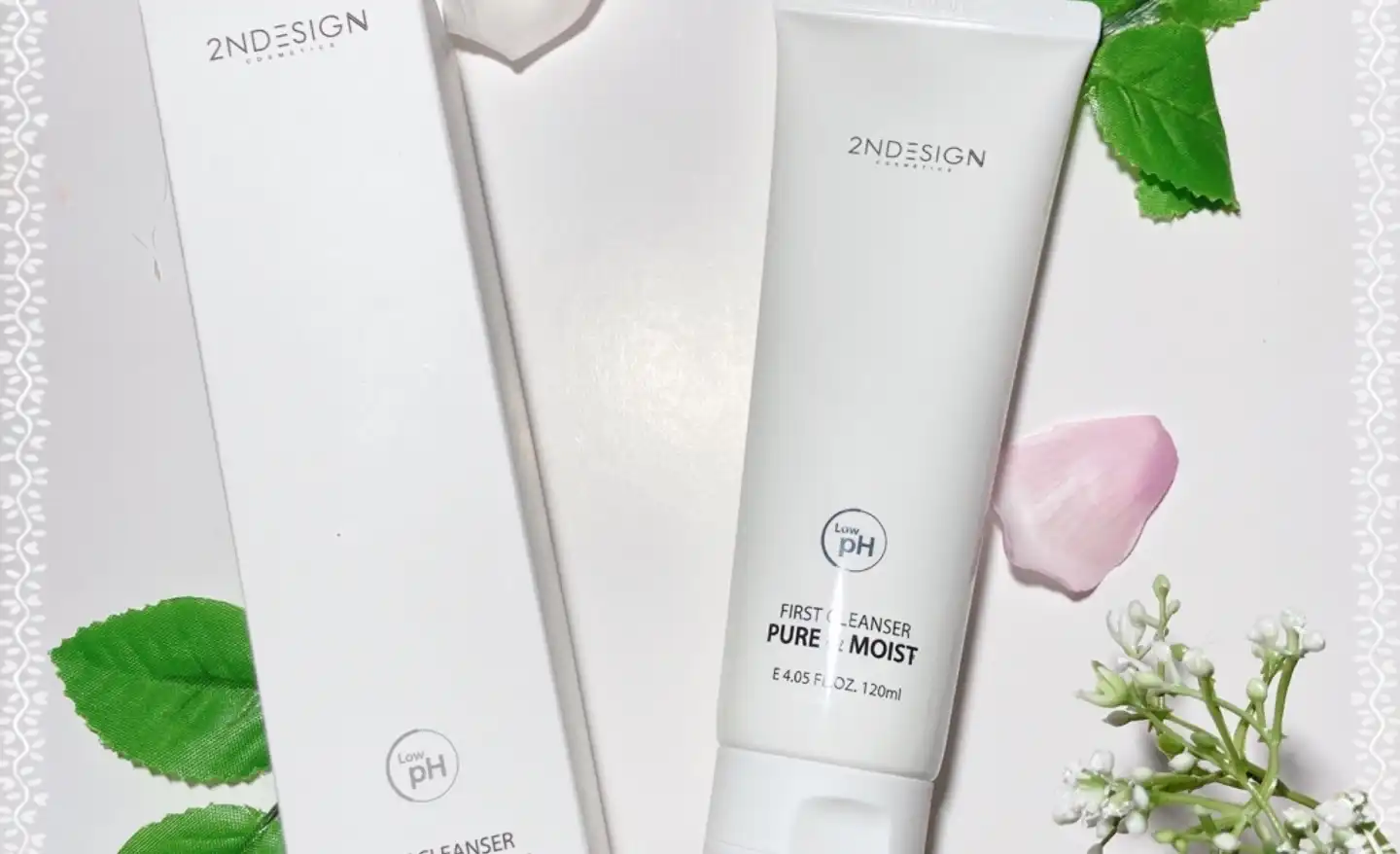 퍼스트 클렌저 퓨어 앤 모이스트