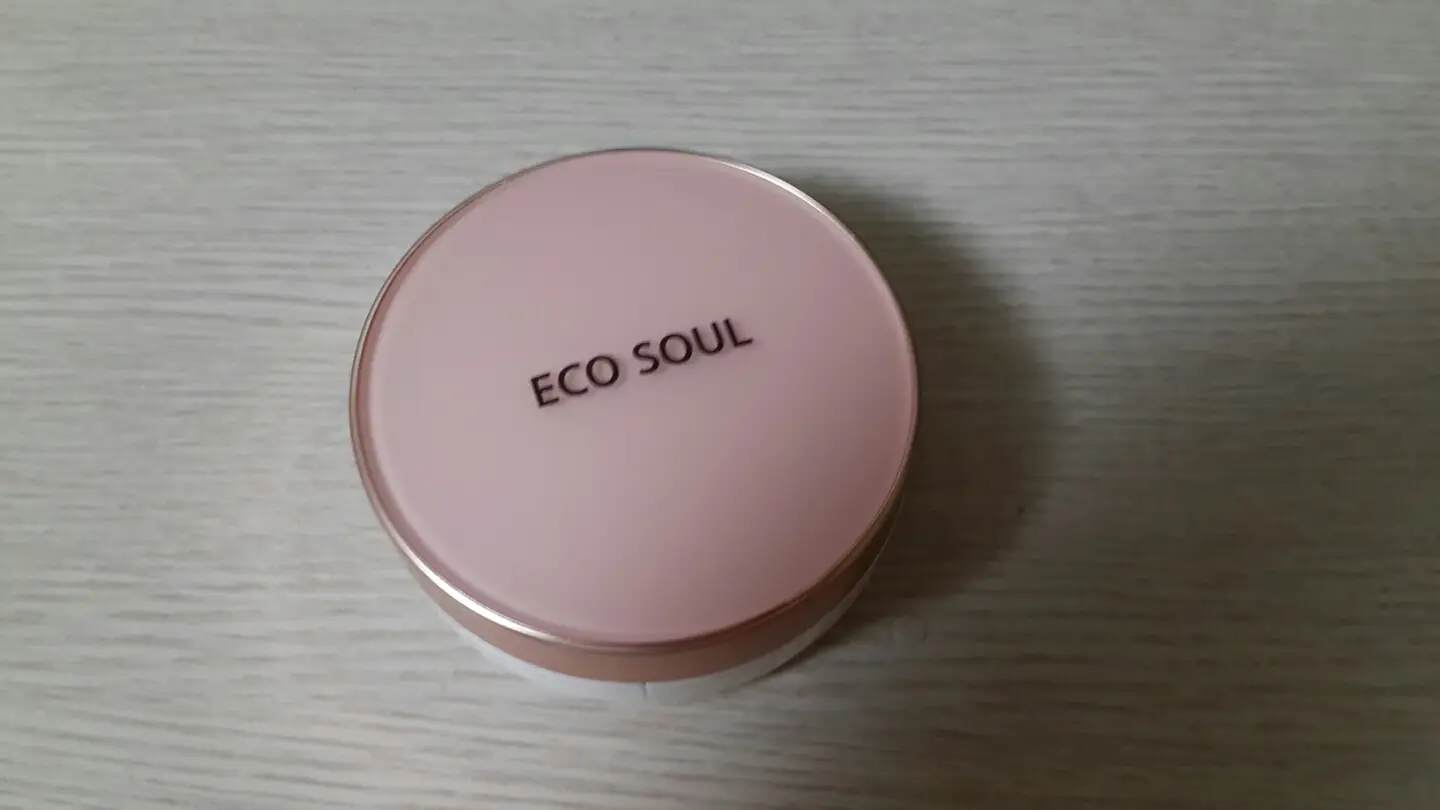 선택된 언니의파우치 리뷰 이미지 - [에코 소울 온천수 비비 케익 SPF50+ PA+++ 02 내추럴 베이지]
