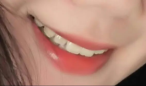 선택된 언니의파우치 리뷰 이미지 - [엑스퍼트 컬러 립 스테인-페이턴트 샤인 (602 베이베 잇츠유)]