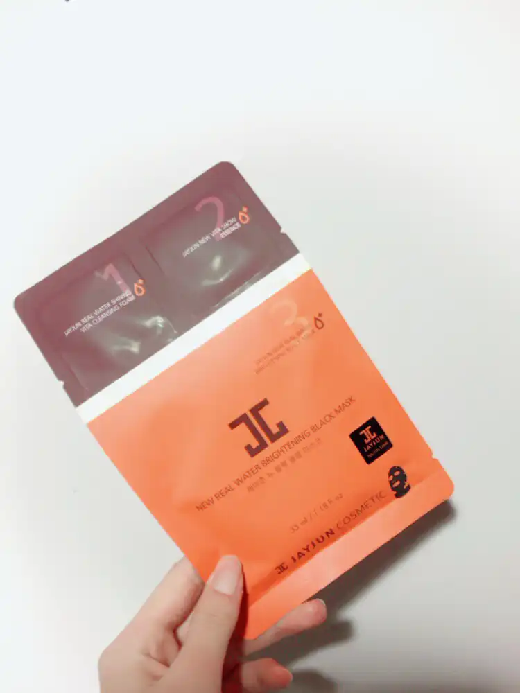 언니의파우치 리뷰 이미지 5 - [뉴 블랙 물광 마스크]