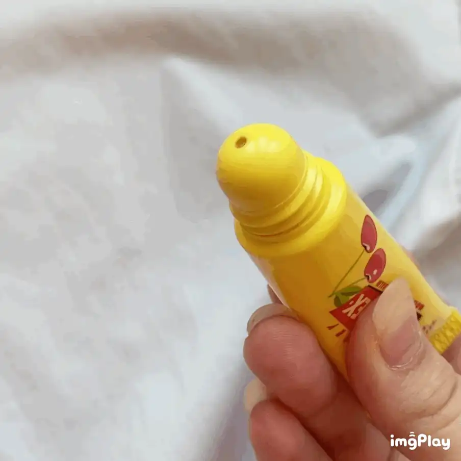 언니의파우치 리뷰 이미지 7 - [모이스처라이징 립밤 체리 튜브형]