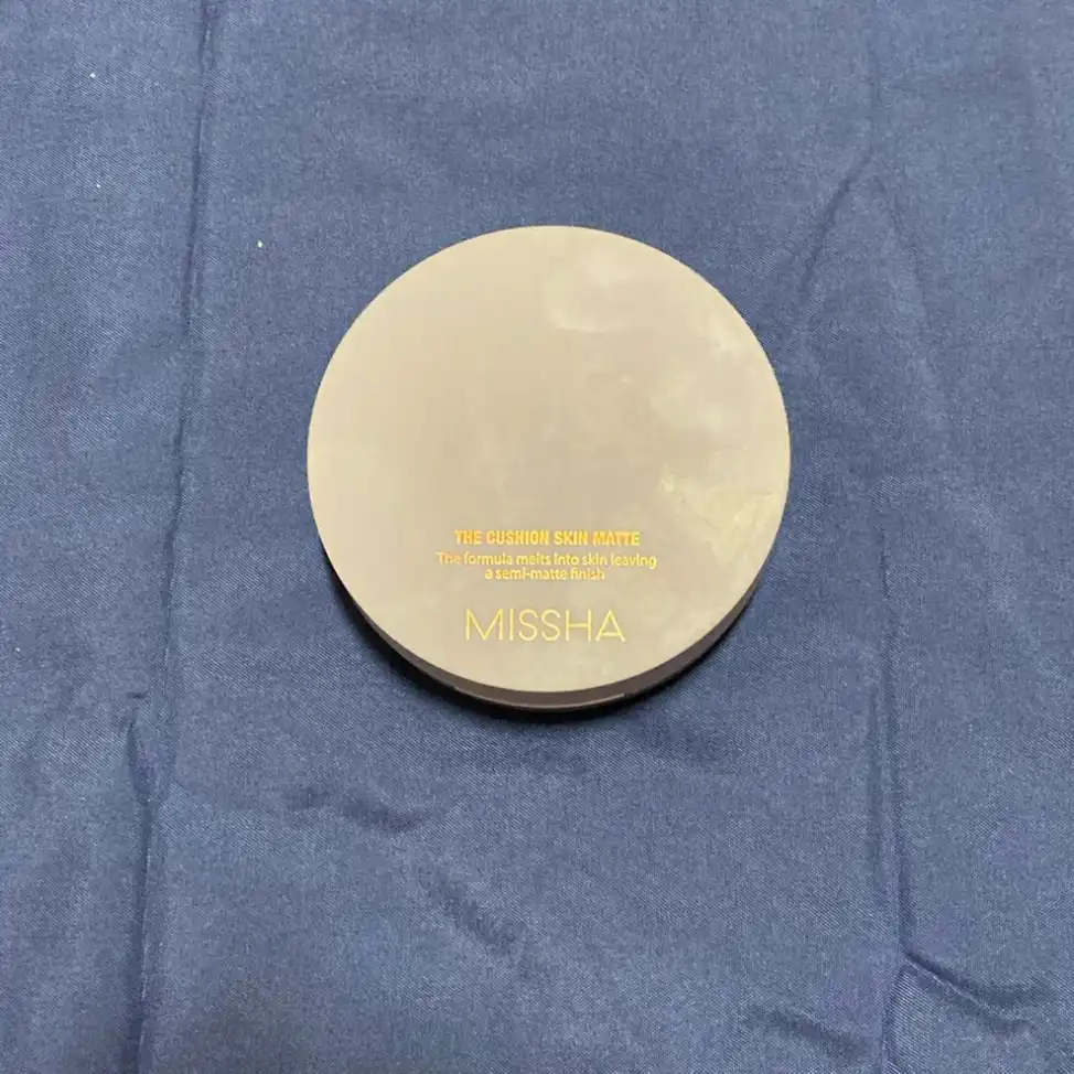 선택된 언니의파우치 리뷰 이미지 - [더 쿠션 스킨 매트 SPF50+/PA++++ [21호 바닐라]]