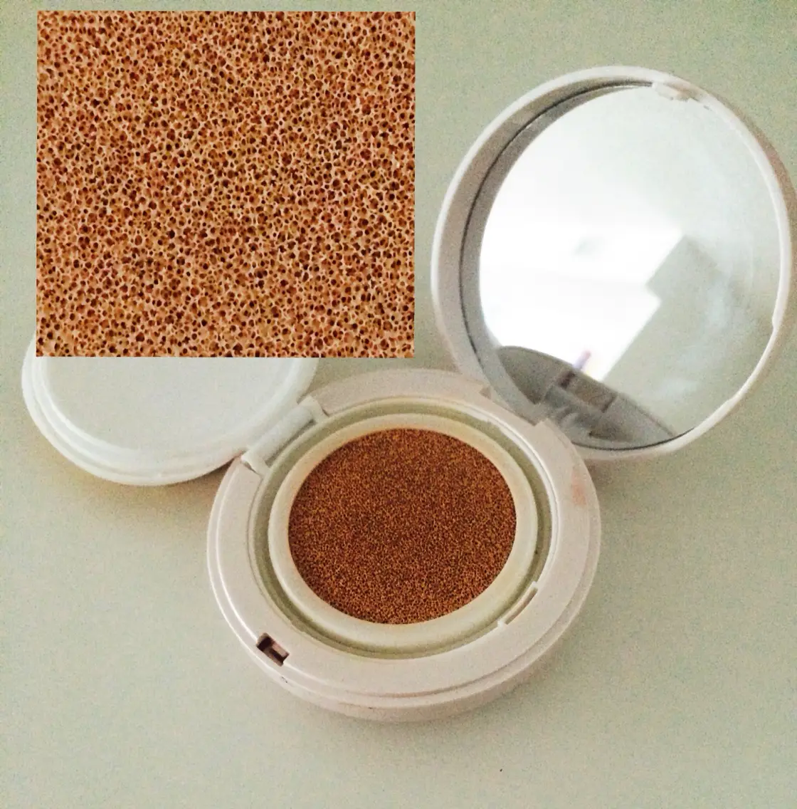 선택된 언니의파우치 리뷰 이미지 - [잇 래디언트 CC 쿠션 SPF35/PA++ (BE20)]
