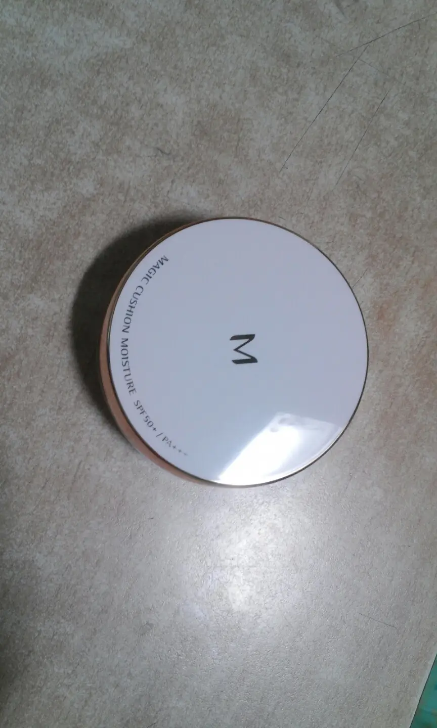 선택된 언니의파우치 리뷰 이미지 - [[M] 매직 쿠션 모이스처 SPF50+ PA+++ [21호]]