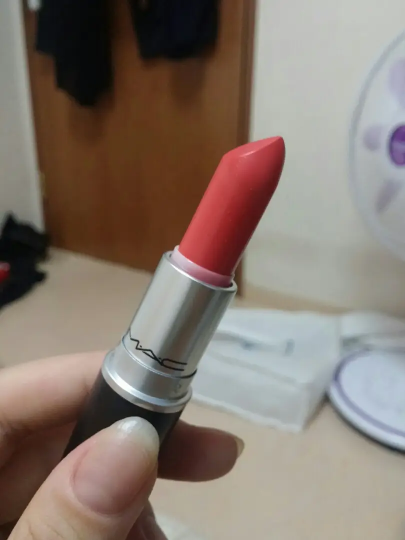 선택된 언니의파우치 리뷰 이미지 - [앰플리파이드 립스틱 [베가스 볼트]]