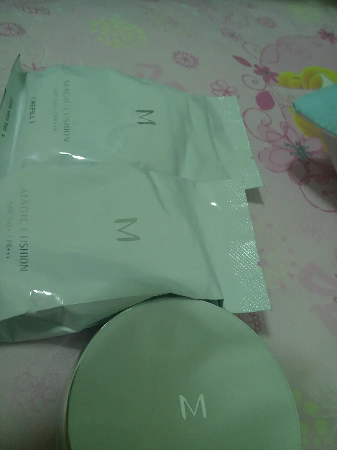 선택된 언니의파우치 리뷰 이미지 - [[M] 매직 쿠션 모이스처 SPF50+ PA+++ [23호]]