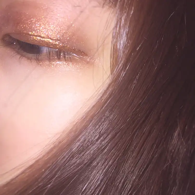언니의파우치 리뷰 이미지 9 - [위드피카 쉬머링 아이틴트 [04 브론즈미드나잇]]