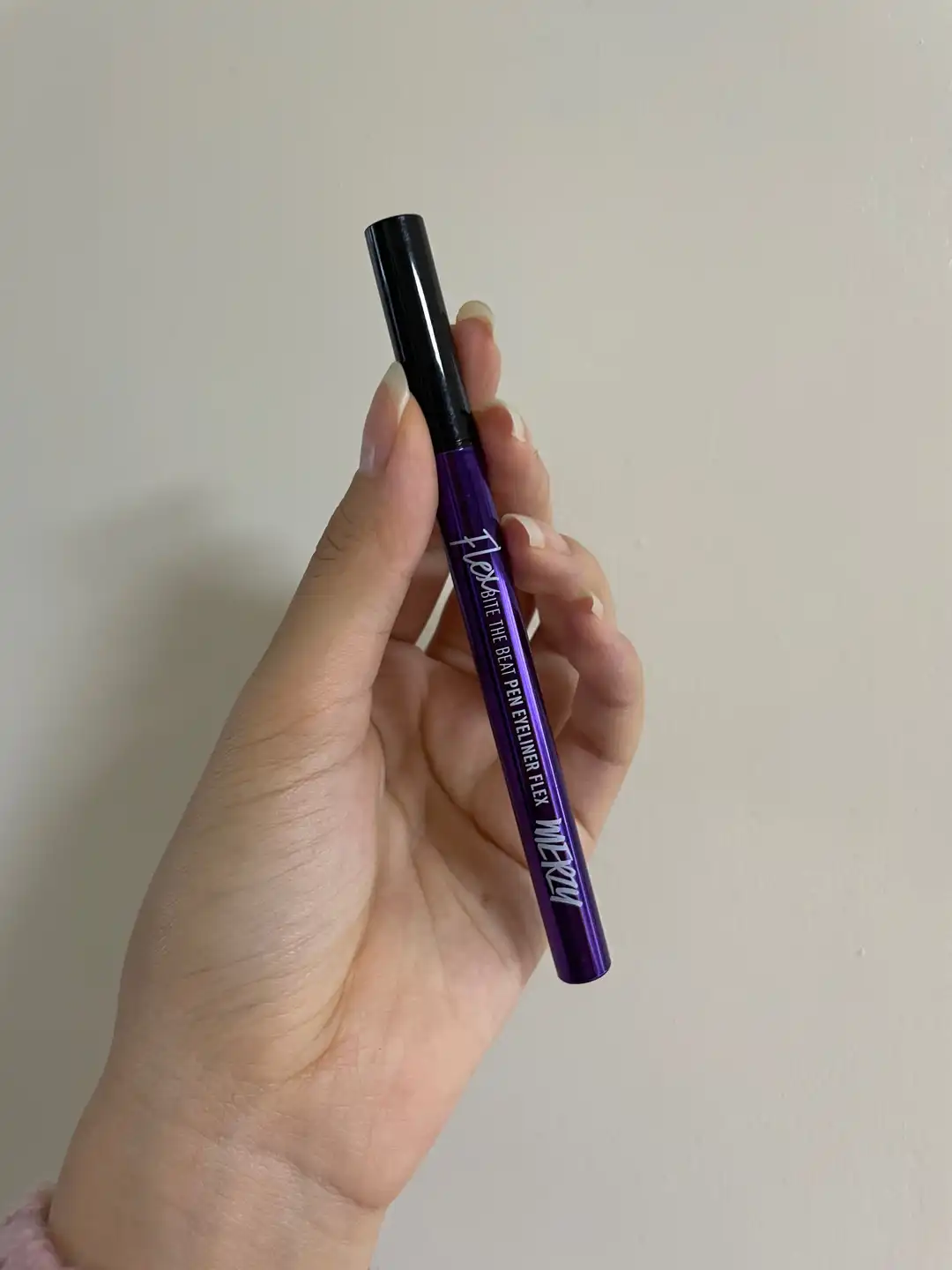 선택된 언니의파우치 리뷰 이미지 - [바이트 더 비트 펜 아이라이너 플렉스 [하드블랙]]