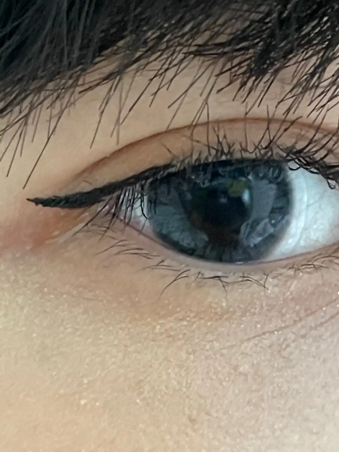 언니의파우치 리뷰 이미지 3 - [바이트 더 비트 펜 아이라이너 플렉스 [하드블랙]]