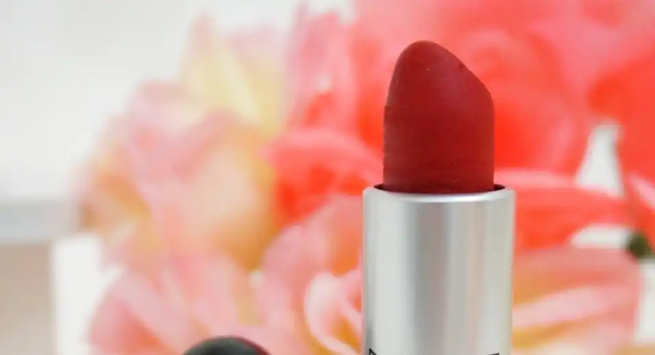 레트로 매트 립스틱 [루비 우]