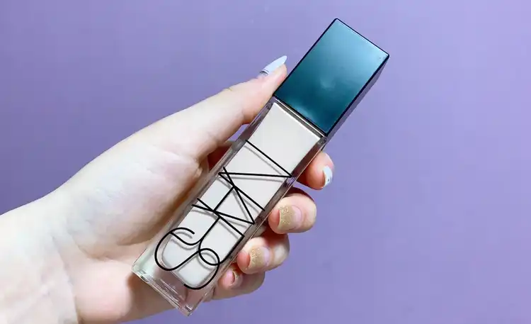 네츄럴 래디언트 롱웨어 파운데이션 [오슬로]