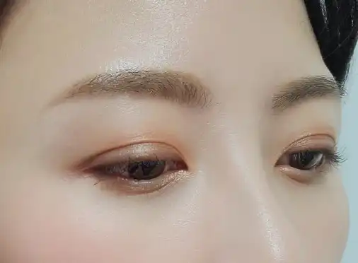 언니의파우치 리뷰 이미지 - [페인팅 모노 섀도우 [04 쉘 베이지]]