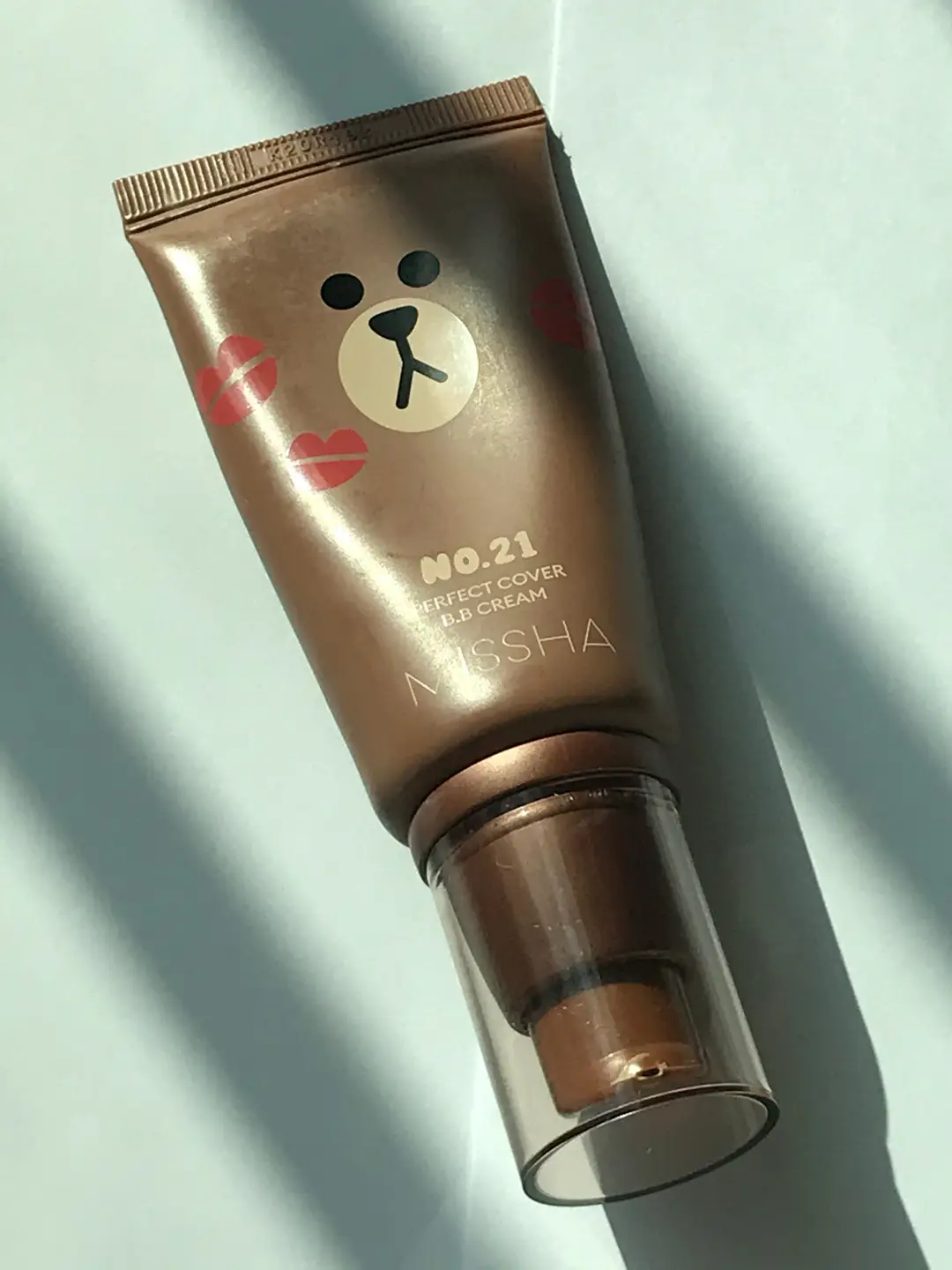 선택된 언니의파우치 리뷰 이미지 - [라인프렌즈 에디션 퍼펙트 커버 비비 크림 [21호 화사한 베이지]]