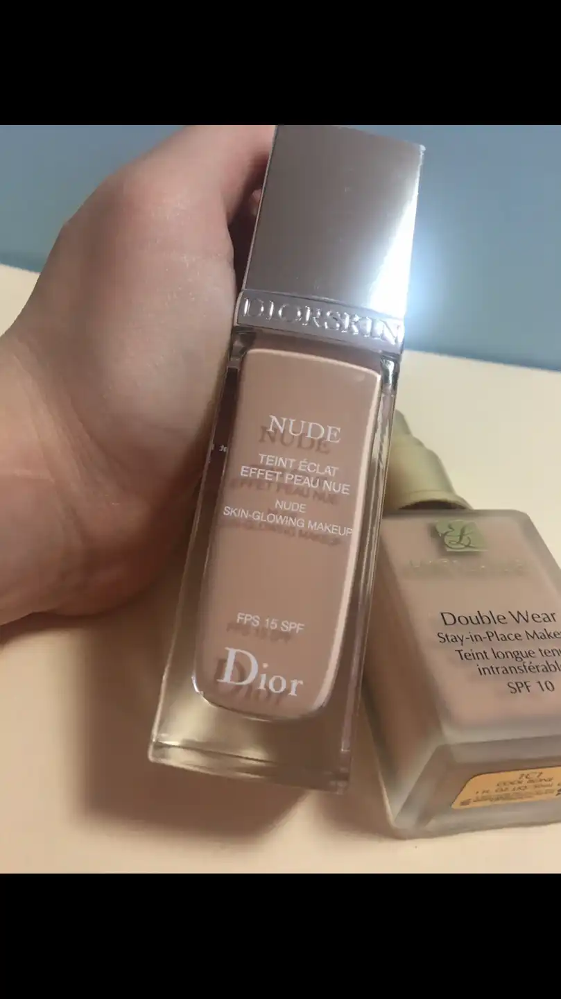 선택된 언니의파우치 리뷰 이미지 - [디올스킨 누드 내추럴 글로우 래디언트 파운데이션 [010 아이보리]]