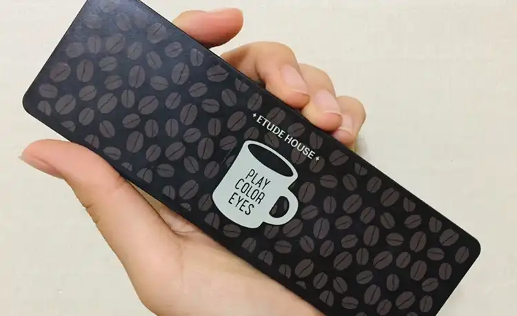 플레이 컬러 아이즈 [인 더 까페]