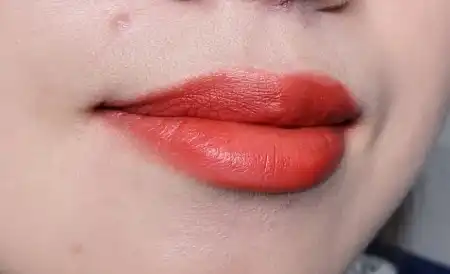 키스미 아이 퍼스트 매트 립스틱 [05 릿치 레드]