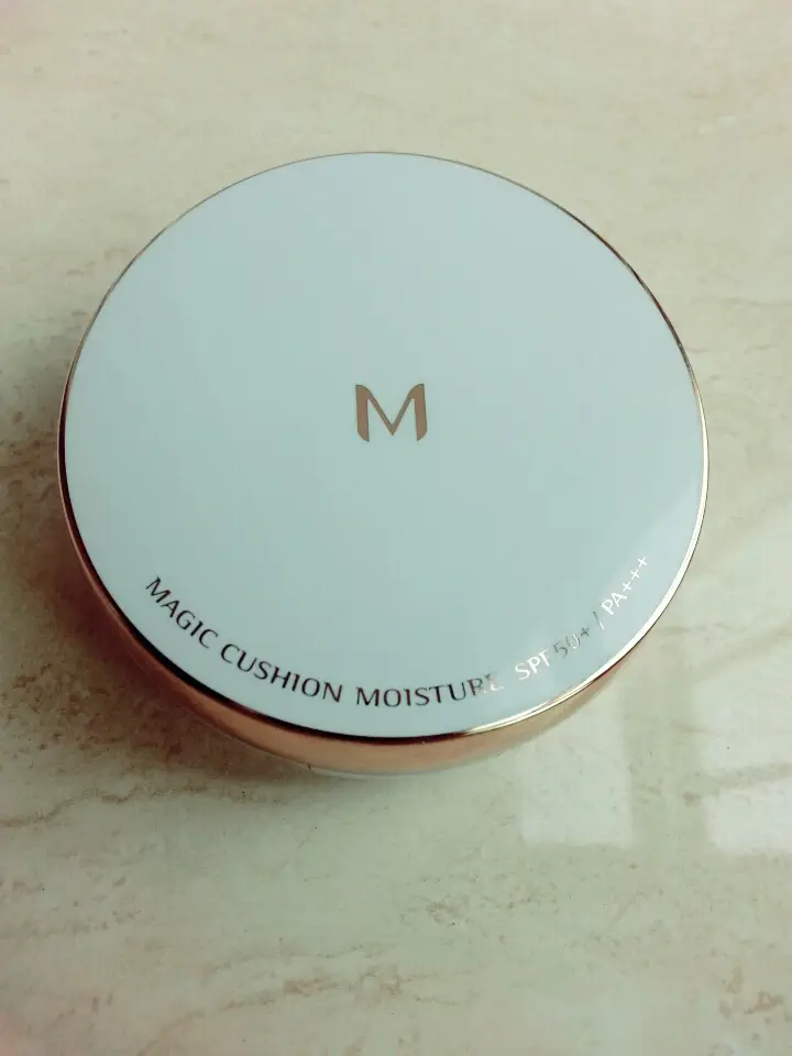 선택된 언니의파우치 리뷰 이미지 - [[M] 매직 쿠션 모이스처 SPF50+ PA+++ [21호]]