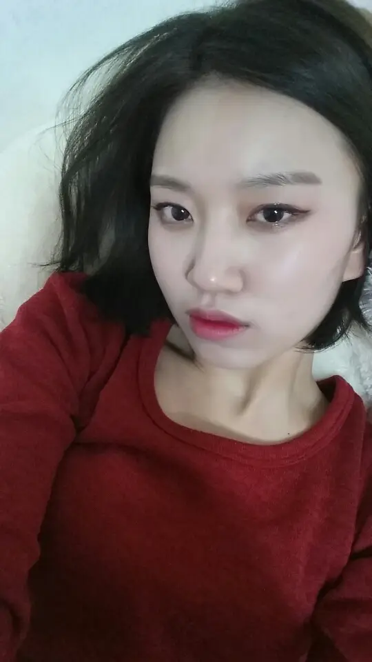 선택된 언니의파우치 리뷰 이미지 - [룩 앳 마이 아이즈 카페 [PK004 딥 베리 소다]]