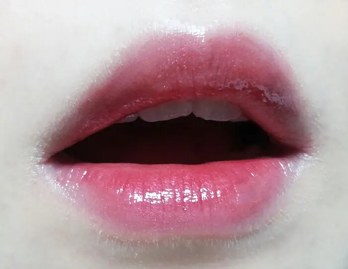 선택된 언니의파우치 리뷰 이미지 - [샤인 카레스 글로스 틴트 604 BELLA [바바라컬러]]