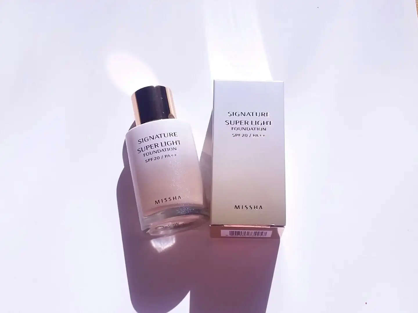 [시그너처] 수퍼 라이트 파운데이션 SPF20 / PA++ [W21]