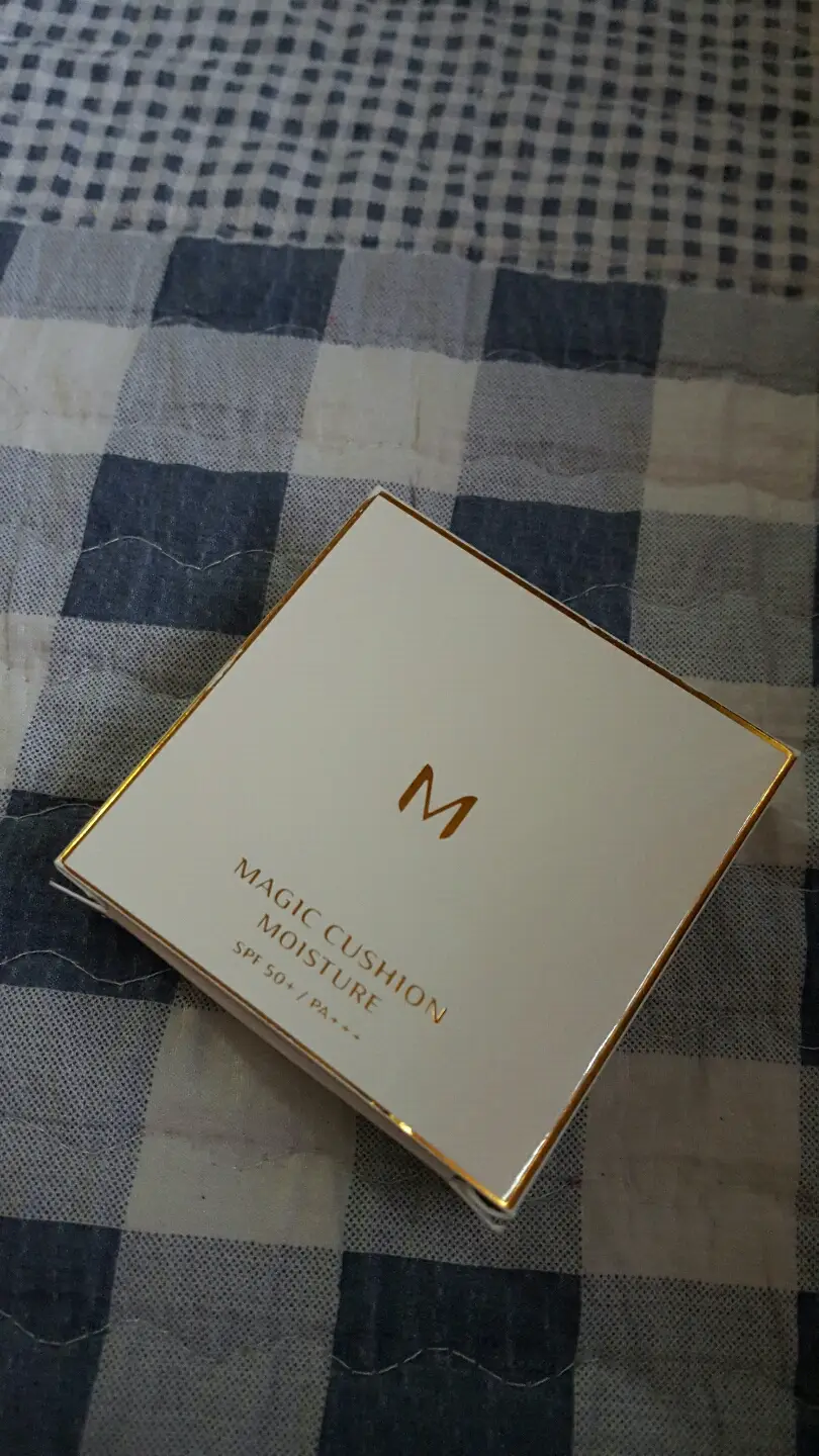 선택된 언니의파우치 리뷰 이미지 - [[M] 매직 쿠션 모이스처 SPF50+ PA+++ [21호]]