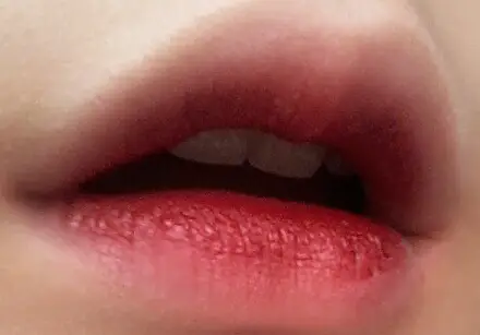 선택된 언니의파우치 리뷰 이미지 - [디어 마이 블루밍 립스-톡 (겁먹은 레드)]