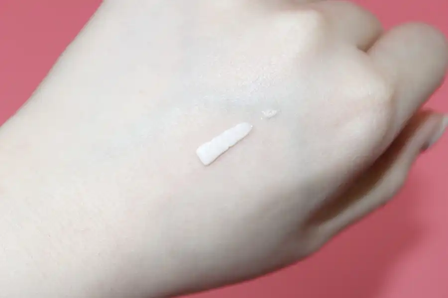 언니의파우치 리뷰 이미지 9 - [타임 리와인드 리얼 아이크림 포 페이스]