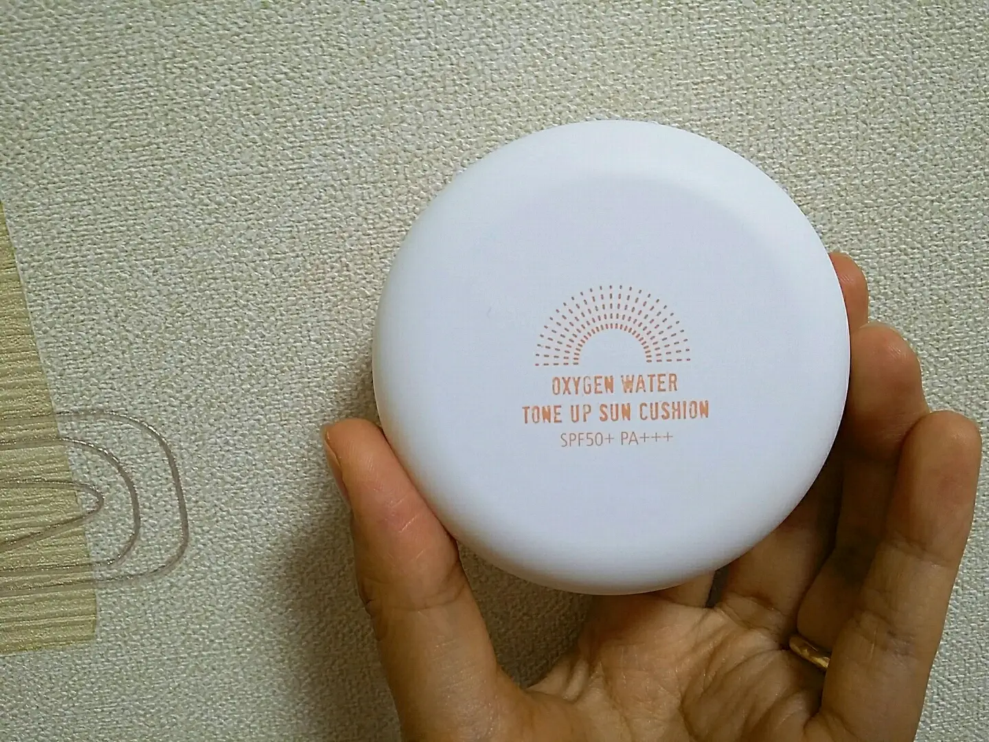 선택된 언니의파우치 리뷰 이미지 - [산소수 톤 업 선 쿠션 [02 생기 피치]]
