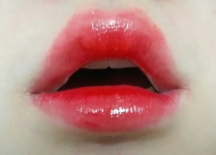 선택된 언니의파우치 리뷰 이미지 - [베리 딜리셔스 컬러 인 리퀴드 립스 [RD304 베리 애플 그란데]]