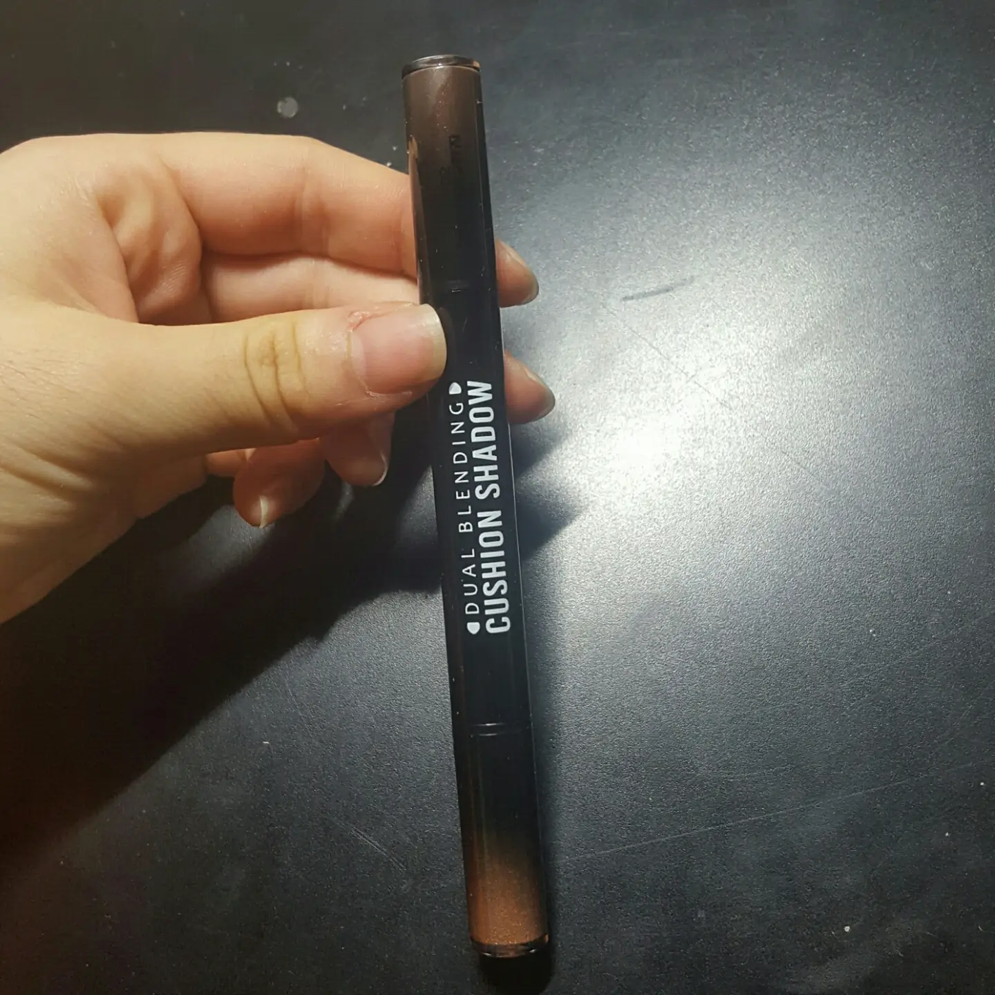 선택된 언니의파우치 리뷰 이미지 - [라인프렌즈 에디션 듀얼 블렌딩 쿠션 섀도우 (런던 트립)]