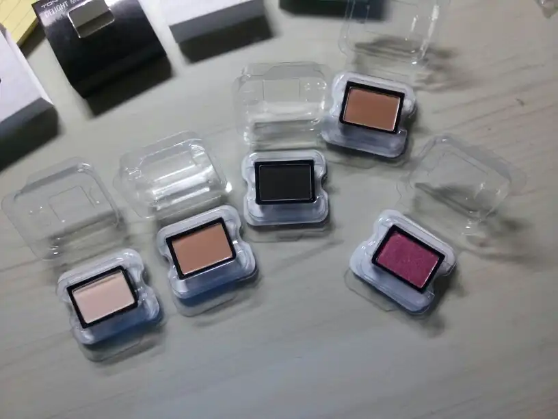 딜라이트 모노 섀도우 매트 5호 브라운쿠키