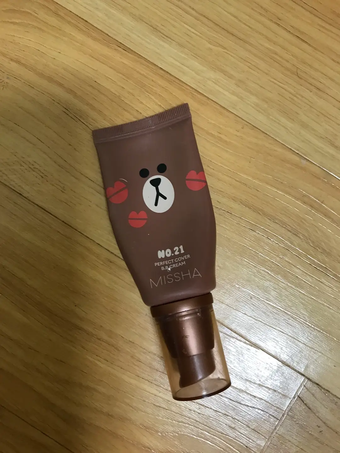 선택된 언니의파우치 리뷰 이미지 - [라인프렌즈 에디션 퍼펙트 커버 비비 크림 [21호 화사한 베이지]]