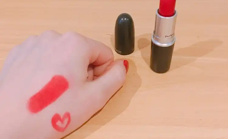 레트로 매트 립스틱 [루비 우]