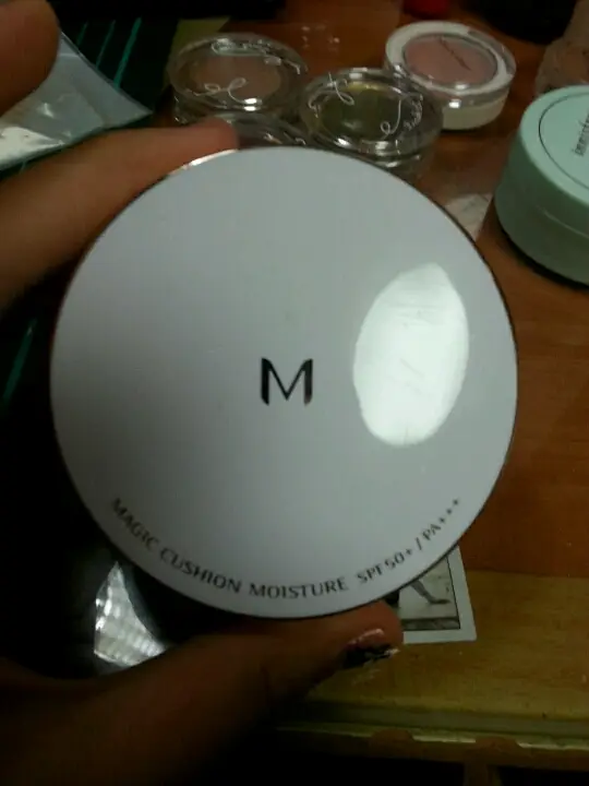 선택된 언니의파우치 리뷰 이미지 - [[M] 매직 쿠션 모이스처 SPF50+ PA+++ [21호]]