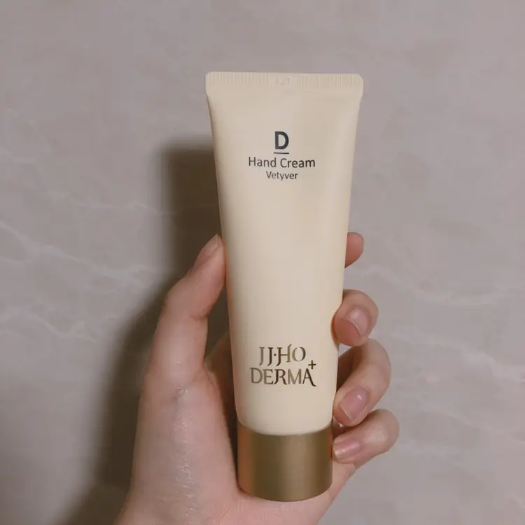 선택된 언니의파우치 리뷰 이미지 - [제이제이호 더마플러스 D 핸드크림 [베티버]]
