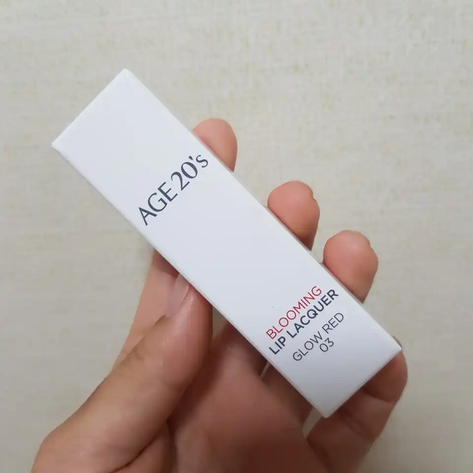 언니의파우치 리뷰 이미지 2 - [블루밍 립 라커 [03 글로우 레드]]